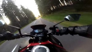 Suzuki GSX-S 1000 F - Raw Riding