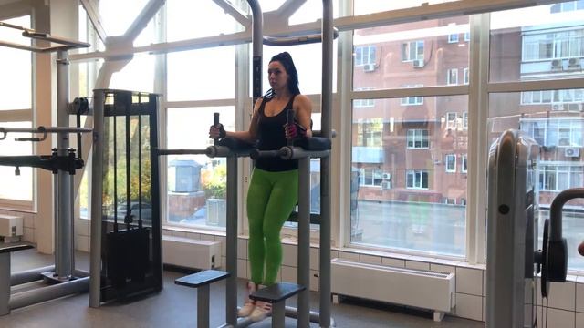 подъем коленей в висе смотреть онлайн