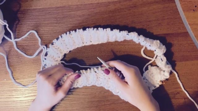 Английская резинка по кругу. Красивое убавление петель в английской резинке.