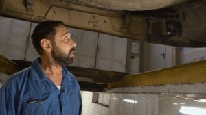 Почему у КАМАЗа 5490 перегорает лампа и плавится штекер на передней правой фаре?