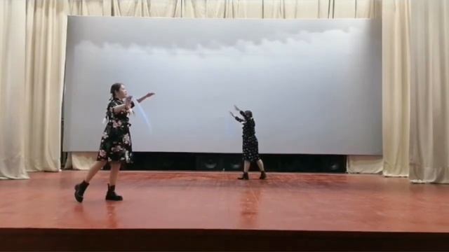 Военный танец "Синий платочек". Дуэт Цынгунова Диана, Данилова Полина. п. Зырянка