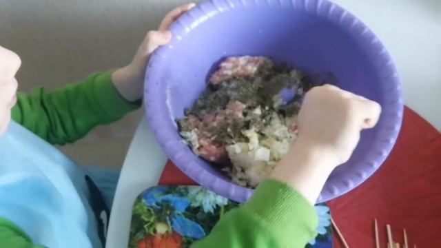 Люля-кебаб из свино-говяжьего фарша на шпажках в духовке!