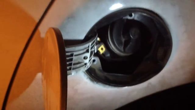 Лючек бензобака Крайслер смотреть онлайн