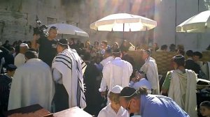 Soffer Bar-Mitzvah at the Kotel.AVI