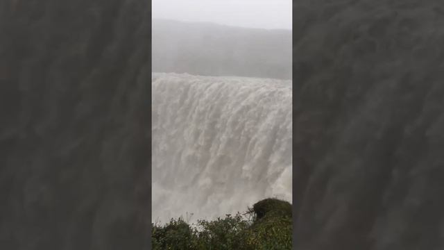 Самый большой водопад Исландии.