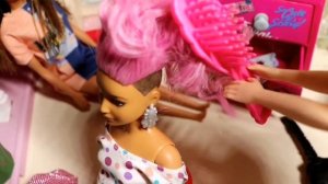 Салон красоты Барби,   куклы барби в салоне красоты,  Салон красоты Лиза Марта и Тома