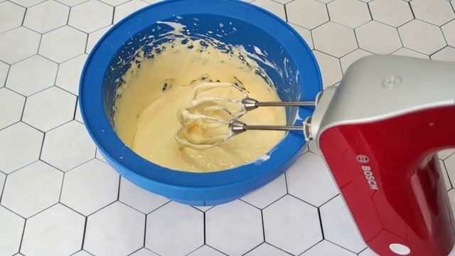 Шифоновый кофейный бисквит с шоколадом из шести яиц. смотреть онлайн