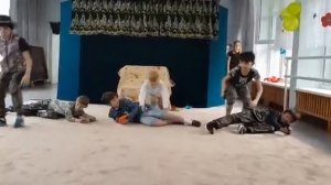 Танец охотников к сказке "Красная шапочка"