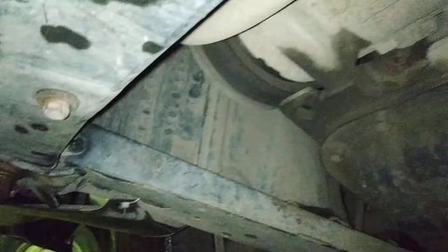 Toyota Auris 2008 год. ставим защиту картера( двигателя ).
