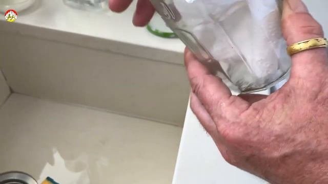 Шершень Золушка Шершень принемает душ. Королева шершня в душе. купаем шершня. Hornet Taking Shower