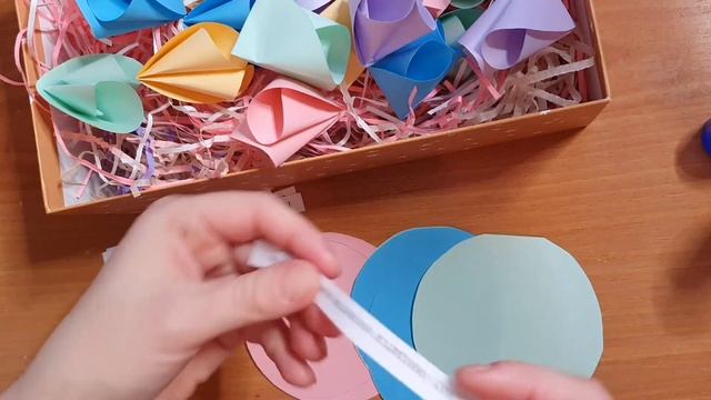 Бумажное печенье с новогодним предсказанием. смотреть онлайн