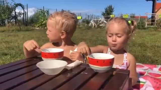 Как дети кушают суп ?! смотреть онлайн