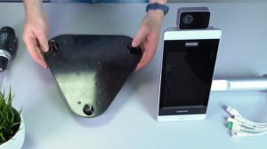 Установка терминала распознавания лиц на стол