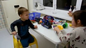 VLOG: Наше утро / Забираю детей из дет. сада / Клим и Георгий сходят с ума