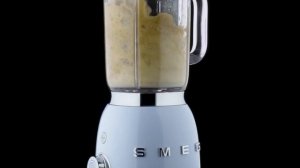 Smeg 50's Style Innowacyjny Blender kielichowy BLF03 - Retro Styl w Nowoczesnej odsłonie