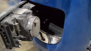 Como sustituir bombilla h7 en Iveco Stralis.