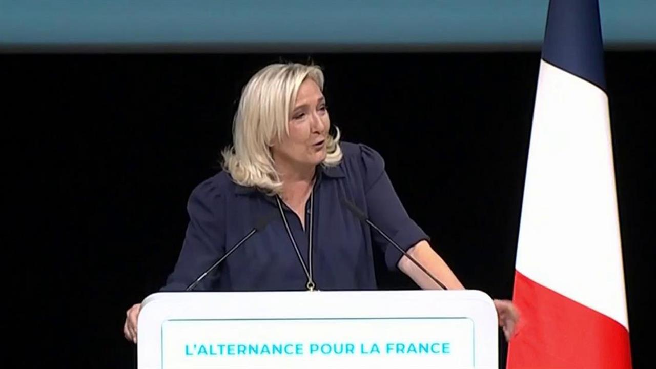 Марин Ле Пен назвала "геополитической ошибкой" участие Парижа в санкциях против Москвы
