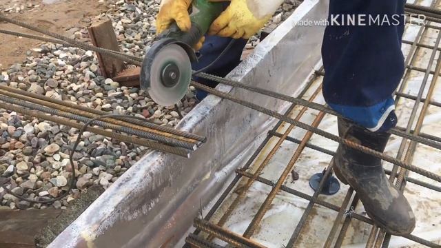 Дом своими руками / вяжем арматуру для монолитной плиты / фундамент смотреть онлайн