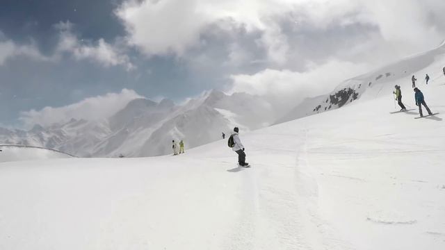 Эльбрус обзор трассы. Съезд с 3845 метров и до низа. смотреть онлайн