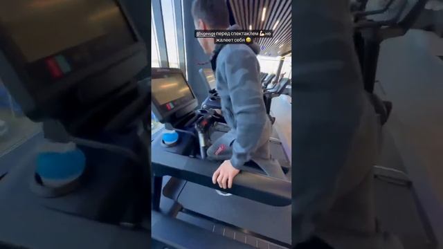 Будни Прилучных - Тренировка перед спектаклем, Смена Имиджа. смотреть онлайн