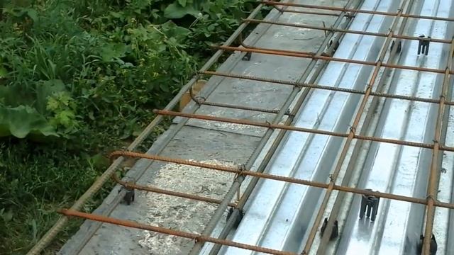 Монолитная плита по профнастилу своими руками.