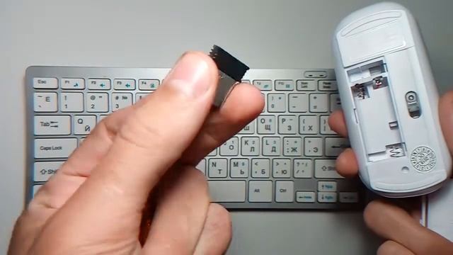 Клавиатура с мышкой беспроводной комплект Wireless keyboard and mouse combo, silver смотреть онлайн