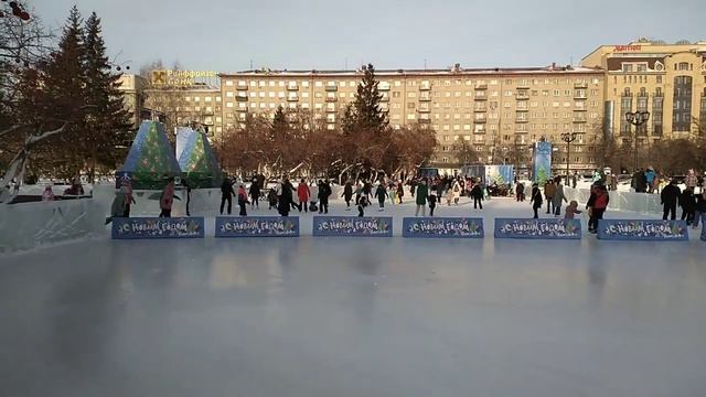Праздник на площади Ленина в Новосибирске.Новый год 2022 в столице Сибири.mp4 смотреть онлайн