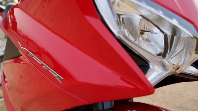 Test: 2014 Honda VFR800F VTEC ABS (Interceptor) смотреть онлайн