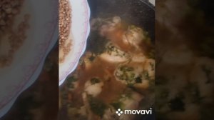 курица с гречкой в казане