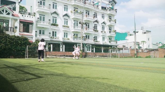 Tư thế nhận bóng cơ bản trong bóng đá sân 5  Futsal