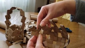 Weaving a Small Basket (With a Handle) Out of Paper Towel and Toilet Paper Rolls! No Glue!!