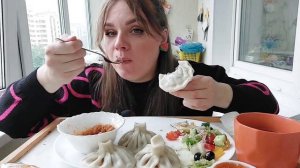 Мукбанг хинкали, салат греческий, кабачковая икра| Обзор еды под страшную историю #мукбанг #хинкали