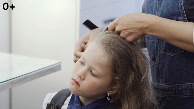 Прически на кудрявые волосы. Как создать 3 прически в школу: объемные косы и хвостики пузырьки .