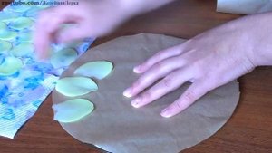 ЖЕЛЕЙНАЯ СВИНКА ЛЕРКА болит ЖИВОТ от голода лечим её делаем ЧИПСЫ СВОИМИ РУКАМИ детское видео