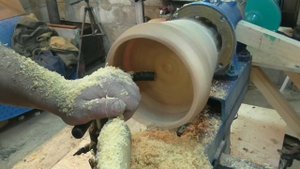 Пробная работа  лиственницей или как сделать вазу из дерева на токарном станке с не ровными краями