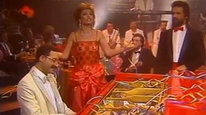 Максим Дунаевский, Павел Смеян, Ирина Понаровская, Вейланд Родд - Новогодняя песня