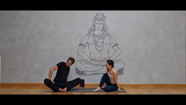 Баддха Конасана смотреть онлайн