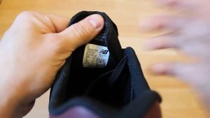 Проверка кроссовок new balance на оригинальность, ультрафиолетовым фонариком NEW BALANCE 500