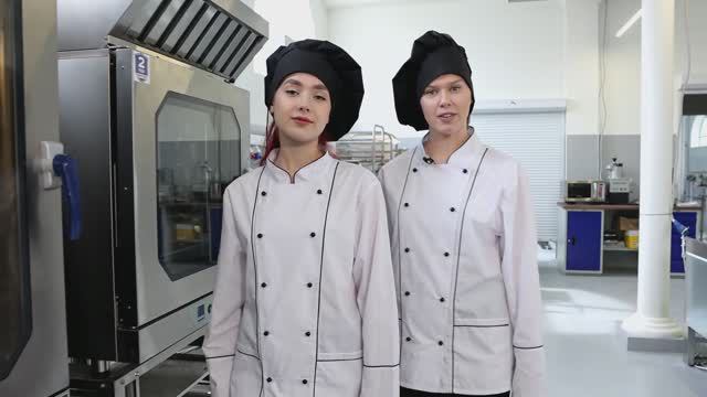 "Просто о сложном": Как испечь пасхальный кулич? смотреть онлайн