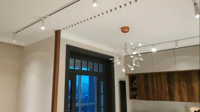 Монтаж перегородки из дерева. Зонирование пространства.