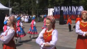 Гармошка говорушка. Ребята поют народные песни. Русские народные танцы и хоровод.