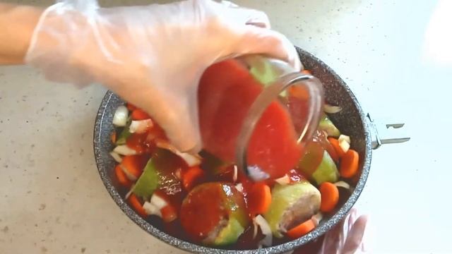 И СНОВА ПЕРЦЫ! И опять БЫСТРО! И очень ВКУСНО! ЗАМОРОЖЕННЫЙ ФАРШИРОВАННЫЙ ПЕРЕЦ в соусах с овощами. смотреть онлайн