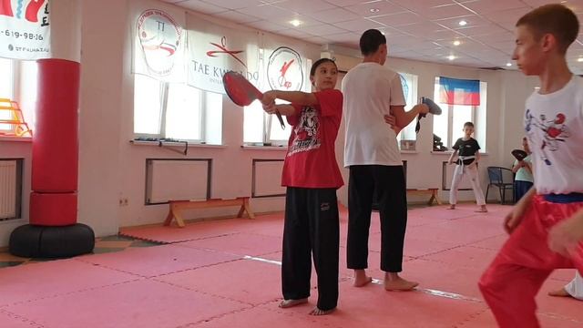 #омск #тренировкидлядетей #тхэквондо #хапкидо #кикбоксинг #омскийспорт #hapkido #спорт #поинтфайтин смотреть онлайн