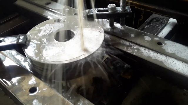 Электроэрозионная резка деталей штабелем.
