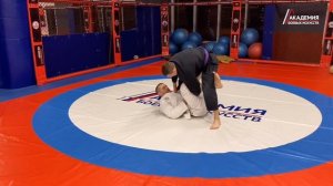 Flying Armbar. De La Riva - armbar, Висячка.