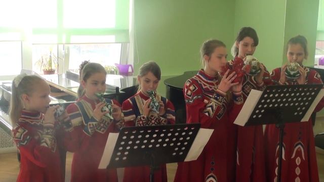 Ася, Варя, Маша (народная песня, Летят утки, окарины) смотреть онлайн