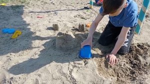 ПОСТРОИЛ ОГРОМНЫЙ ЗАМОК ИЗ ПЕСКА !