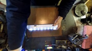 Светодиодный светильник на аккумуляторах Feron