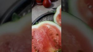 Треснутый арбуз дозрел