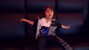 Аминка НЕ ХОЧЕТ Идти в КИНО! Камиль НЕ ЗНАЕТ как УГОВОРИТЬ СЕСТРУ! Для Детей kids children